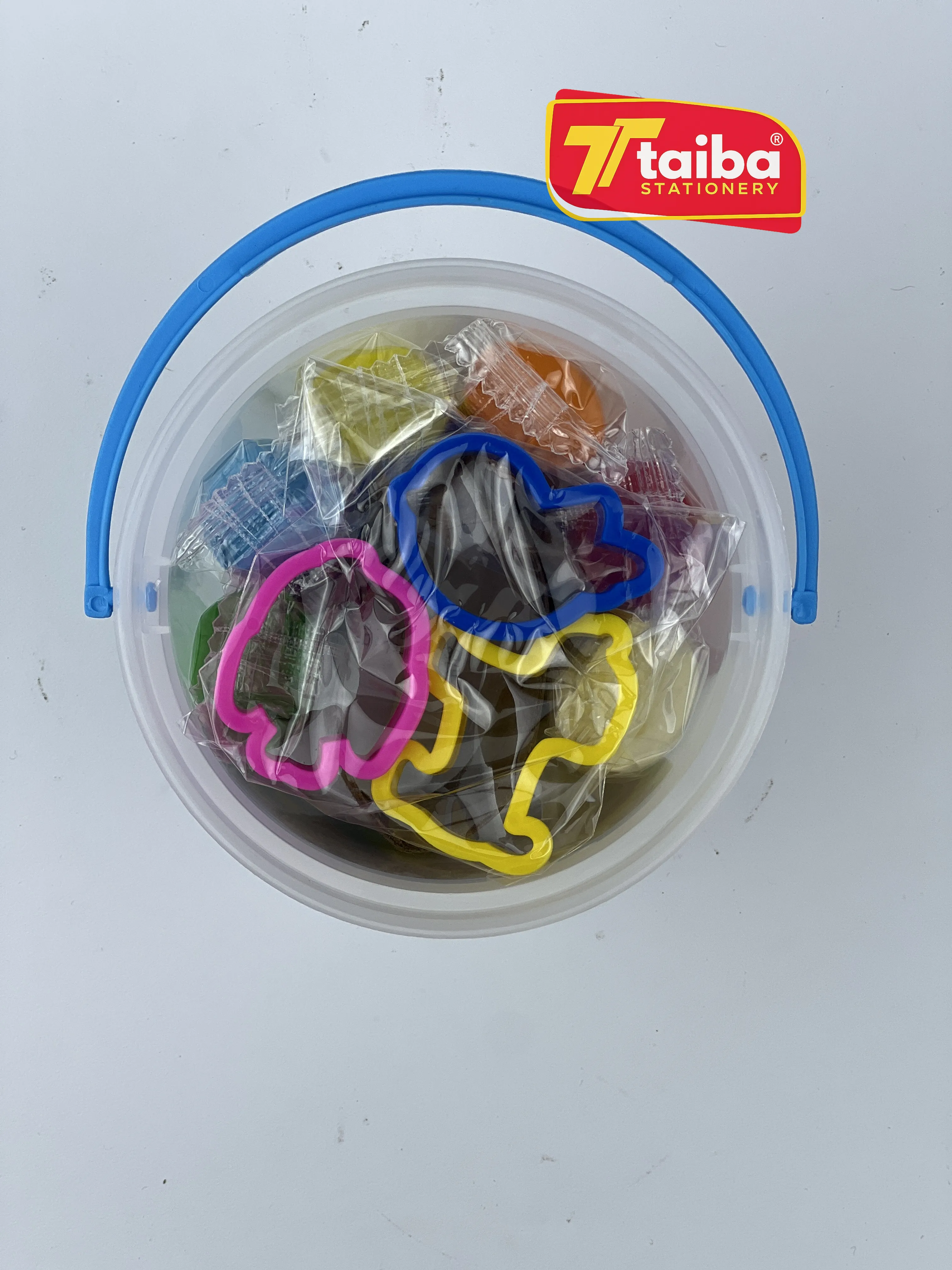 عجينة تشكيل 300 غ 6 ألوان + 3 طوابع تشكيل